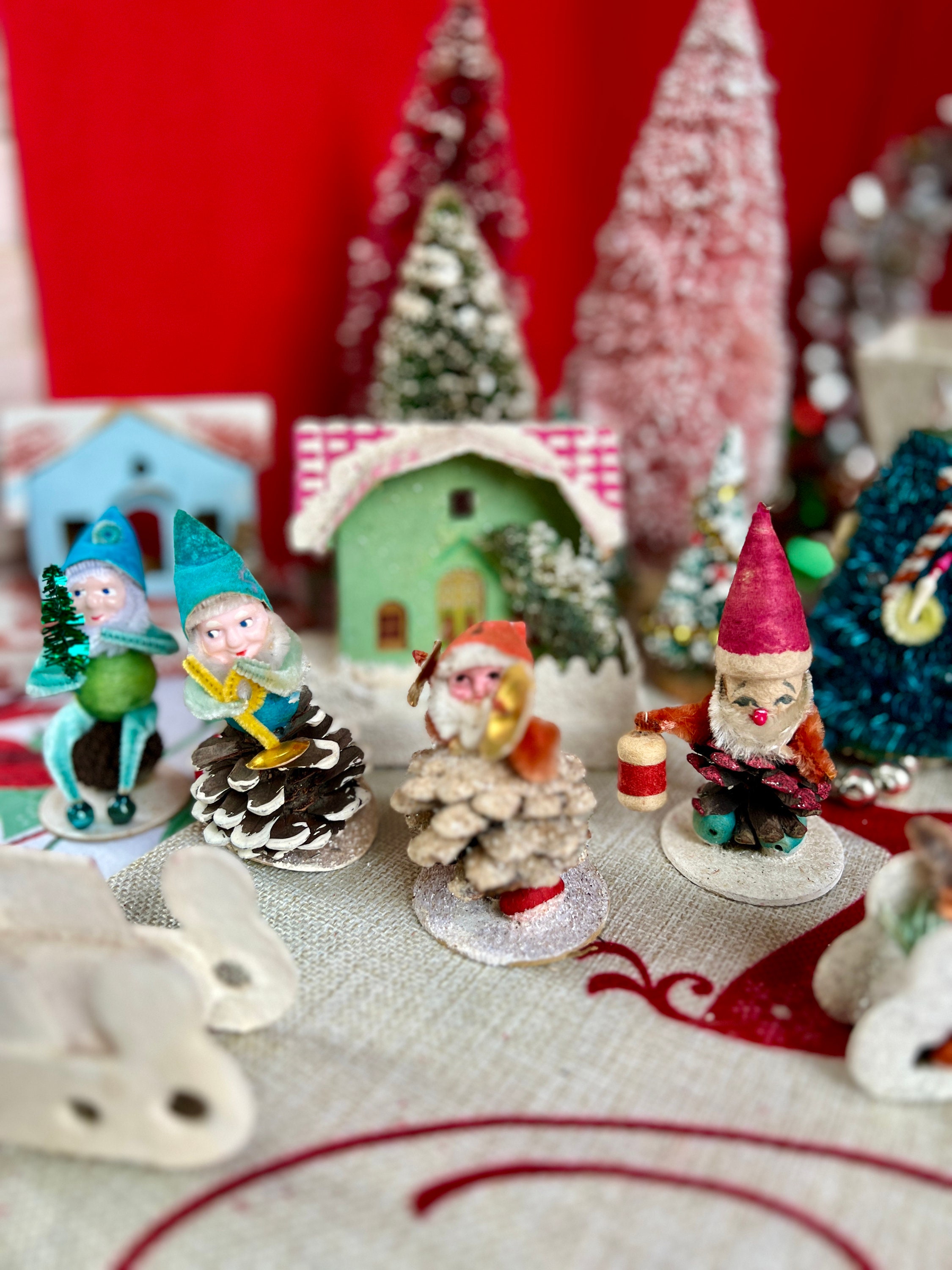 Adorable Kitsch Vintage Putz Pine Cone Elves Pixies Japan Mid