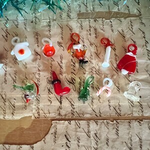 Rare 1/2&quot; Hand Crafted Blown Glass Ultra Mini Vintage Kitschy Christmas Tree Ornaments Dollhouse Decorations