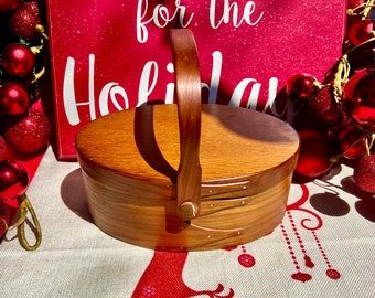 Gorgeous Vintage Shaker 3 Finger Cherry Wood Box with Lid and Handle Decorative 9&quot; Long Hand Carved Small Carrying