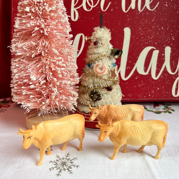 Rare Soft Hollow Plastic Cows Farm Animal Figurines Nativity Scene Christmas Collectible Toy Golden Gurnsey