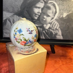 Vintage 1970s Porcelain Ceramic Potpourris Pomander Scented Hanging Ball Ornament Floral Room Freshener
