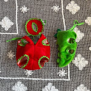 Lulu & Purlie Tomato and Pea Outfits North American Bear Co. NABCO Muffy Vandebear 1990s Collection A Salad Ballad Waltz of the Vegetables