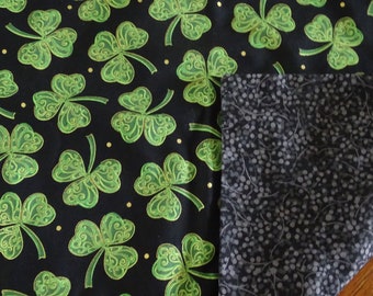 Table linen small basket liner reversible shamrock and black calico