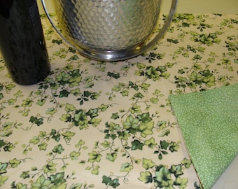 Table Topper Bread Cloth Basket Liner Ivory Green Ivy Print Reversible