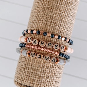 Custom Name Beaded Bracelet / Personalized Bracelet / Personalized Name Bracelet / Heishi Beaded Bracelet / Gift for Friend / Gift for Mom
