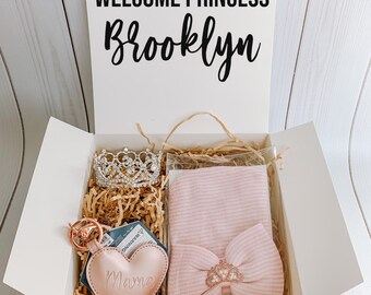 Nouveau coffret cadeau bébé / cadeau bébé / cadeau bébé fille / cadeau bébé garçon / cadeau baby shower / coffret cadeau bébé / cadeau bébé arc-en-ciel / couronne de bébé
