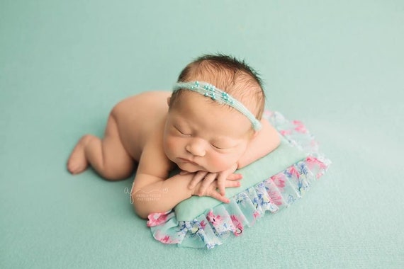 Newborn Pillow and Tie Back Set / Newborn Photo Prop / Dainty Tie Back
