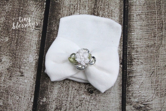 White Rhinestone Flower Newborn Hat, Newborn Hat, Baby Hat, Hospital Hat, Newborn Coming Home Outfit, Newborn Hospital Hat, Newborn Hat