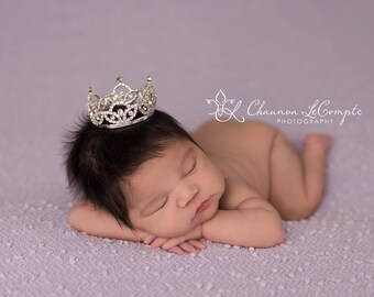 Newborn Rhinestone Crown / First Birthday Crown / Baby Shower Gift / Newborn Photo Prop / Flower Girl Crown / Baby Girl Crown / Baby Tiara