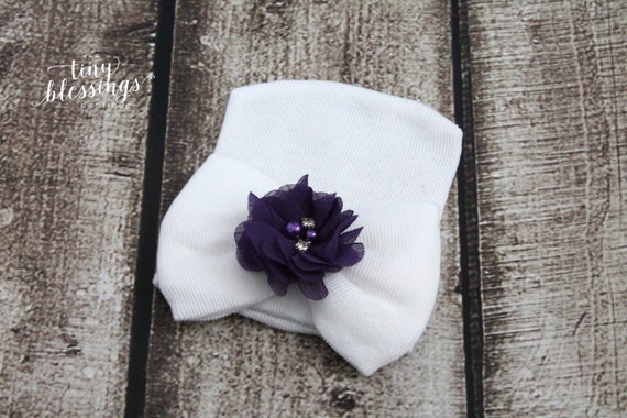 Newborn Hat, Baby Hat, Hospital Hat, Newborn Coming Home Outfit, Newborn , Newborn Hospital Hat, Newborn Hat, White Newborn Hat with Flower