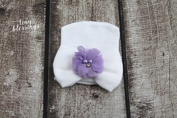 Newborn Hat, Baby Hat, Hospital Hat, Newborn Coming Home Outfit, Newborn , Newborn Hospital Hat, Newborn Hat, White Newborn Hat with Flower