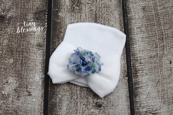 Newborn Hat, Baby Hat, Hospital Hat, Newborn Coming Home Outfit, Newborn , Newborn Hospital Hat, Newborn Hat, White Newborn Hat with Flower
