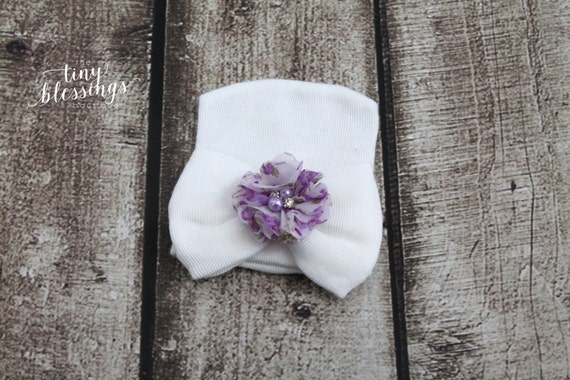 Newborn Hat, Baby Hat, Hospital Hat, Newborn Coming Home Outfit, Newborn , Newborn Hospital Hat, Newborn Hat, White Newborn Hat with Flower