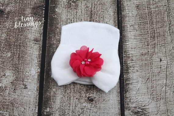 Newborn Hat, Baby Hat, Hospital Hat, Newborn Coming Home Outfit, Newborn , Newborn Hospital Hat, Newborn Hat, White Newborn Hat with Flower