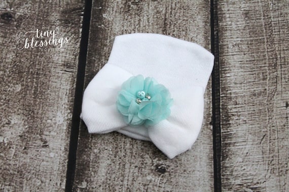 Newborn Hat, Baby Hat, Hospital Hat, Newborn Coming Home Outfit, Newborn , Newborn Hospital Hat, Newborn Hat, White Newborn Hat with Flower