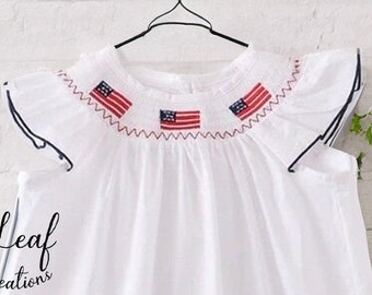 Viertel von Juli Gesmoktes Kleid| Amerikanische Flagge ausgebogtes Kleid | Gesmoktes Vaterländisches Kleid| Vierter Juli Kleid | 4. Juli Baby Outfit| Sommer