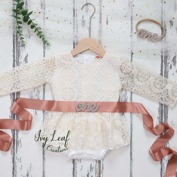 New born White Lace long sleeves Bodysuit. Baby Girl Lovely Boho Chic Lace Bodysuit . Flower Girl Outfit, Baby Girl 1st Birthday, Cake Smash