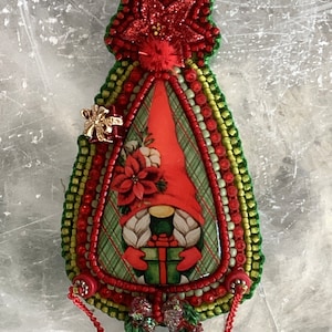 Gnome Present