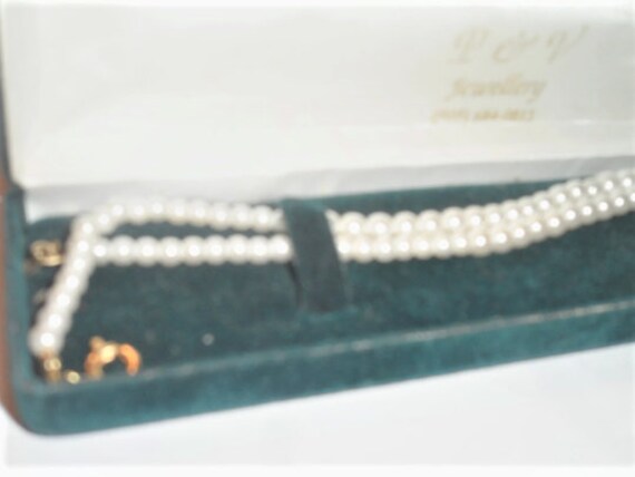 JW2 --  Vintage Faux PEARL Necklace P & V Jewelle… - image 3