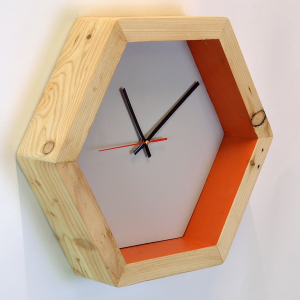 A closer look at Reclaimed Wood Wall Clocks