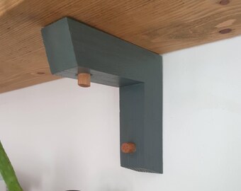 Chunky Shelf Brackets, Concealed screws no screws on show