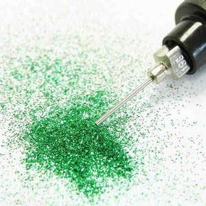 Lily Pad Green: Ultra Fine Cosmetic Grade Body Safe Loose Glitter voor Henna Tattoo Scrap Booking, Arts Face Paint in Precision Poof Bottle