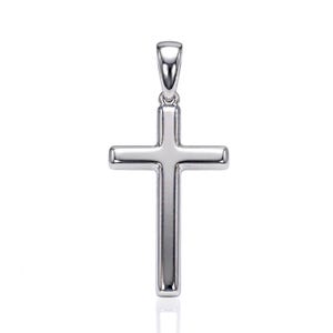 Puede incluir: Un colgante de cruz de plata pulida con una fianza redondeada. La cruz tiene un diseño simple y clásico con una superficie lisa y reflectante. El colgante probablemente está hecho de un metal brillante.