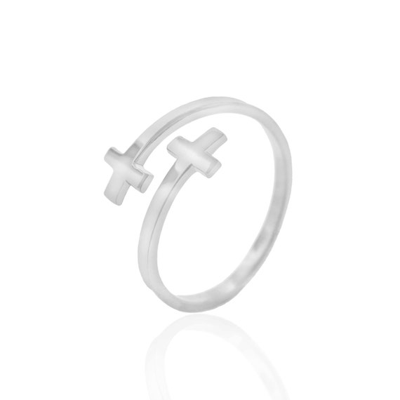 10 karat 2024 white gold ring