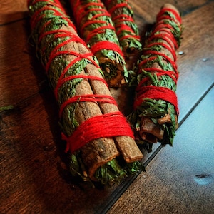 Cedar & Cinnamon Yule Log ~ Smoke Bundle ~ Witchcraft ~ Wicca ~ Smudging ~ Smudge ~ Yuletide ~ Christmas ~ YuleLog