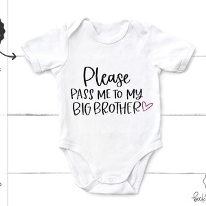 Bitte passieren Sie mich zu meinem großen Bruder SVG - Strampelanzug SVG - neues Baby SVG - Familien-Svg - süßes Baby-Shirt - Sofortiger Download Cricut - Cricut