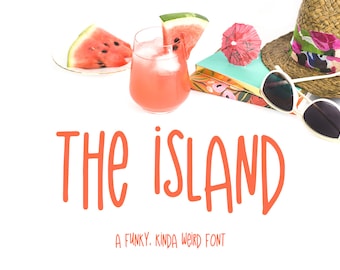 Pode incluir: A palavra "The Island", uma fonte funky e um pouco estranha, é exibida em laranja brilhante sobre um fundo branco. A fonte é cercada por imagens de verão, incluindo fatias de melancia, um copo de limonada rosa, óculos de sol e um chapéu de palha.