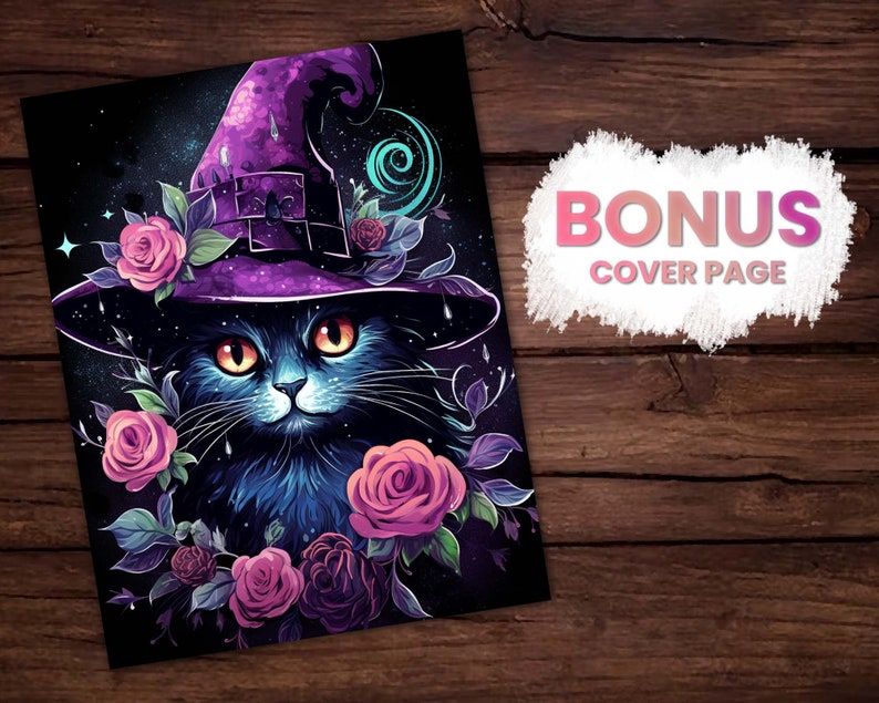 K&ouml;nnte beinhalten: Eine schwarze Katze tr&auml;gt einen lila Hexenhut vor einem sternenklaren Nachthimmel. Die Katze hat gelbe Augen und ist von rosa Rosen umgeben.