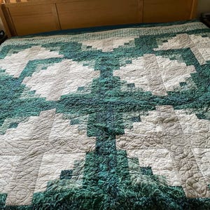 Log Cabin variation quilt