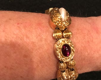 Pretty Costume Jewelry Slide Charm Bracelet Strung On Chains