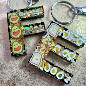 Chaveiro personalizado com inicial de letra - Ovo com torrada - Abacate feliz - Chaveiro acessório de resina -