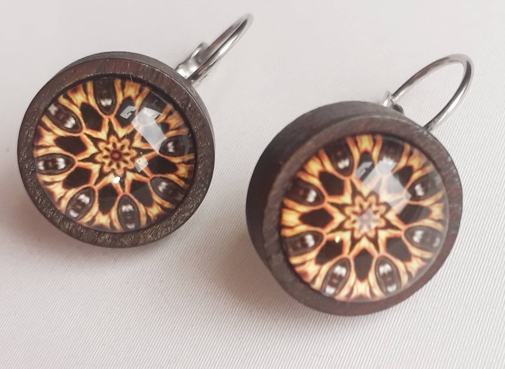 Wood round drop earrings with boho glass detail - FREE UK Shipping - perfect gift for a loved one!