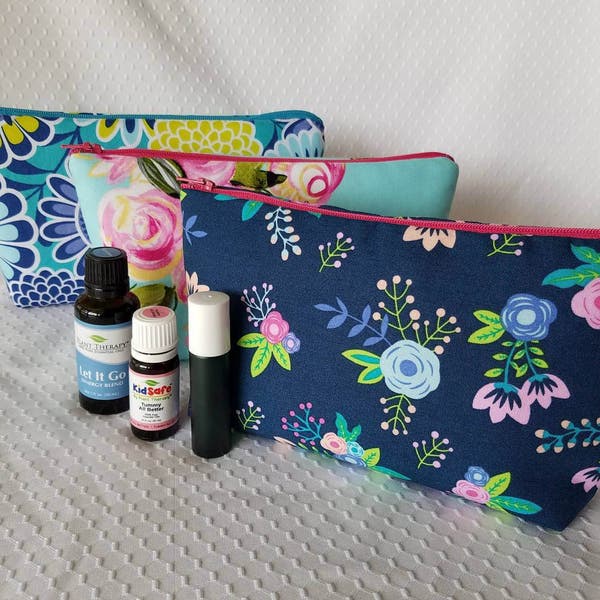 Medium Essential Oil Zip Pouch, Travel Case, Oil Case, Organizer - Choose Your Fabric, Made to Order