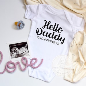 Hello Daddy Bodysuit, Pregnancy Announcement to Husband, Pregnancy Father&#39;s Day Gift, You&#39;re Going to Be a Dad, Custom Pregnancy Reveal Idea