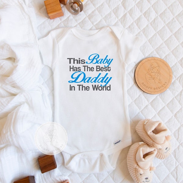 Father's Day Onesie ® First Fathers Day Gift from Baby Pregnancy Announcement to Husband - This Baby Has The Best Daddy in the World