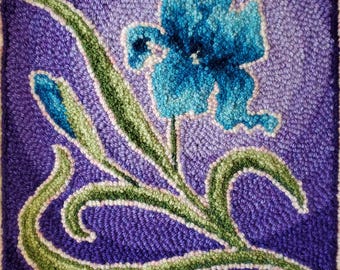 Elegant Iris-stoelkussen of kussenpatroon - haakpatroon geperforeerd tapijt - vooraf getraceerd op monniksdoek