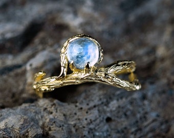Regenboog Maansteen Gouden Verlovingsring Dames 'Bine' | Maansteen verlovingsring | Massief gouden ring | Takjes Ring | Natuur geïnspireerd