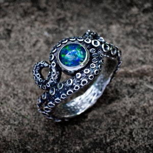 Octopus diamond ring top