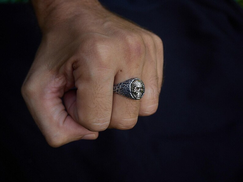 Druidenschädelring, 14 Karat Gold und Sterlingsilber, Memento Mori Siegelring Bild 8