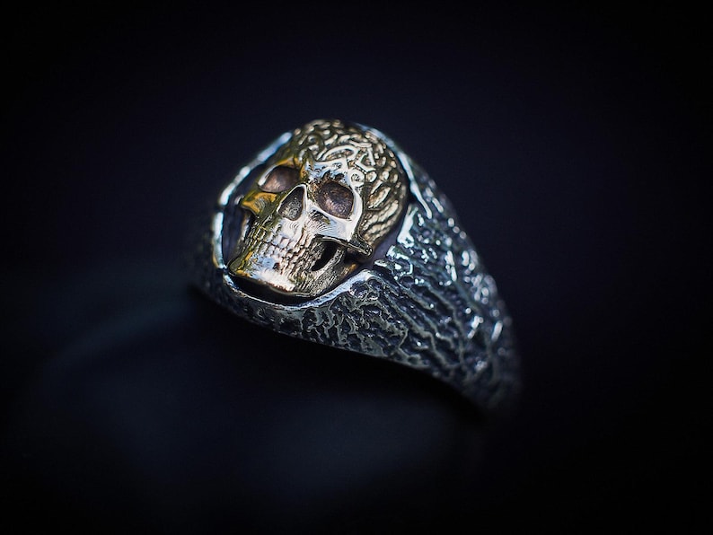 Druidenschädelring, 14 Karat Gold und Sterlingsilber, Memento Mori Siegelring Bild 6