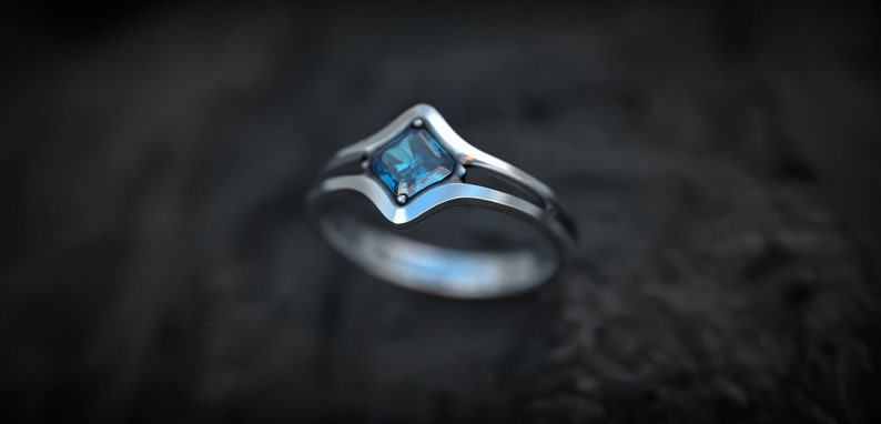 Granaat verlovingsring Januari Birthstone Ring Fijne ring Alternatieve verlovingsring Solitaire verlovingsring afbeelding 4