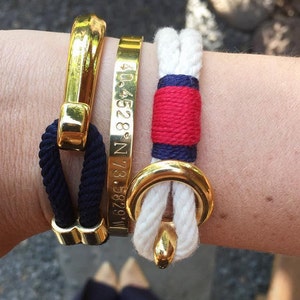 NAVY STRIPE ROPE HANDLE WRISTLET main image 0