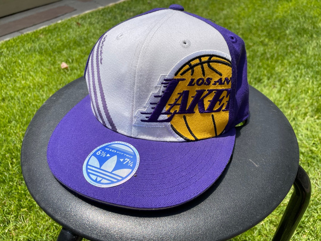 Vintage Y2K NBA Los Angeles Lakers Adidas Hat (size 6 7/8 - 7 1/4