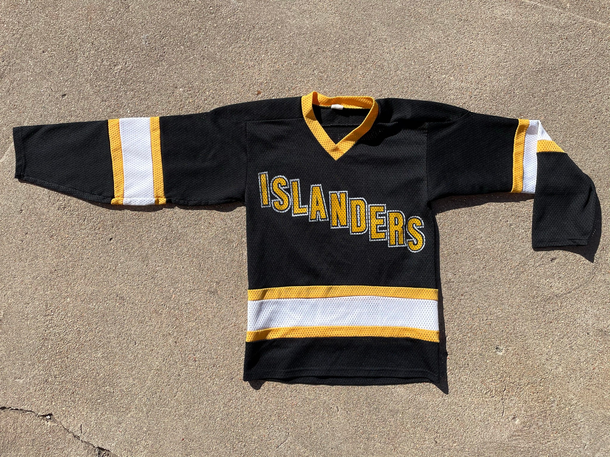 vintage starter new york islanders fisherman jersey, vintage nhl jersey, long sleeve jersey, hockey jersey, 90's clothing, 90's streetwear