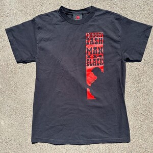 Camiseta estampada con gráfico de Johnny Cash "Man in Black" de 2005
