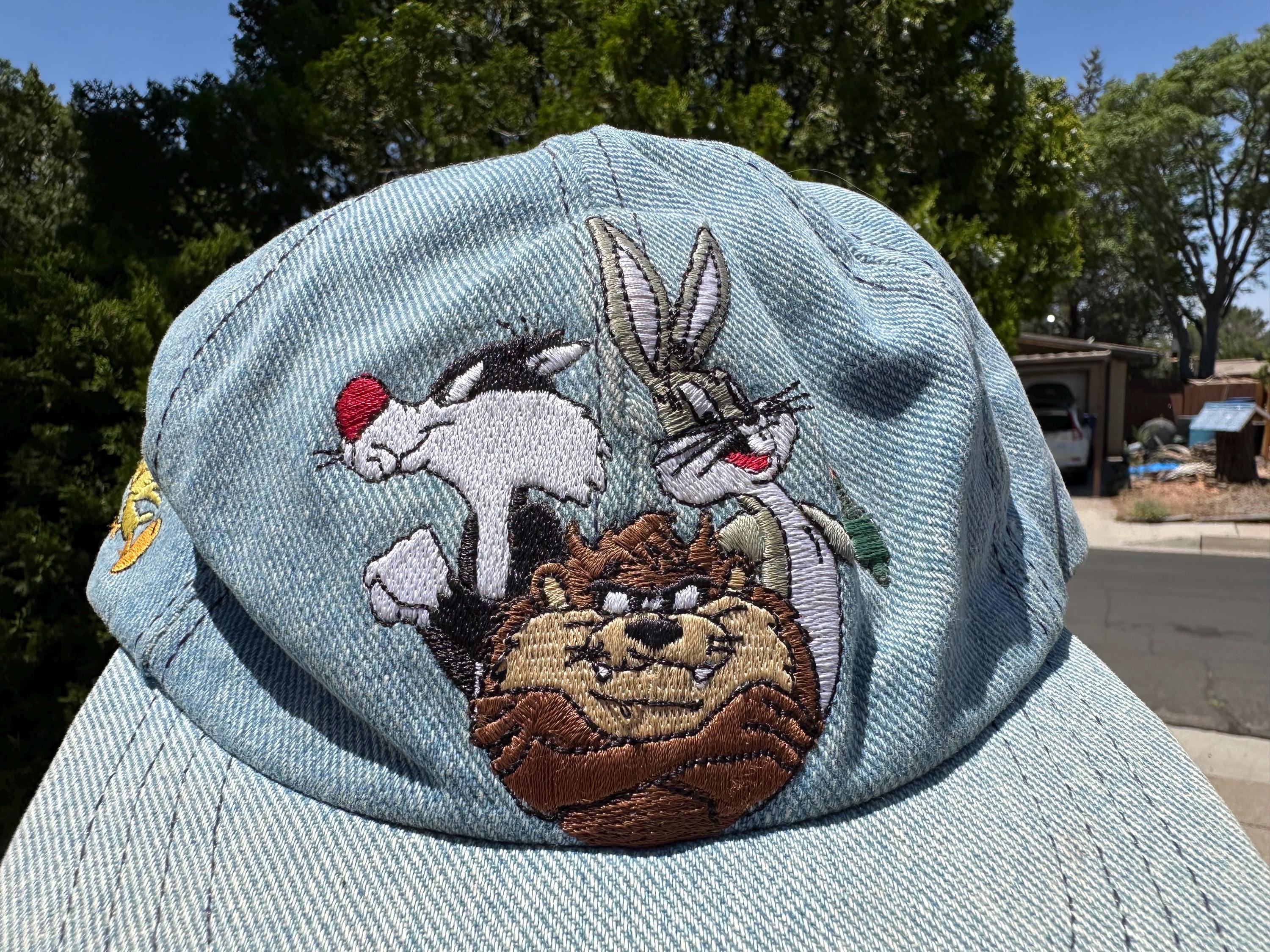 Vtg 90s Warner Brothers Looney Tunes Graphic Stitched Denim